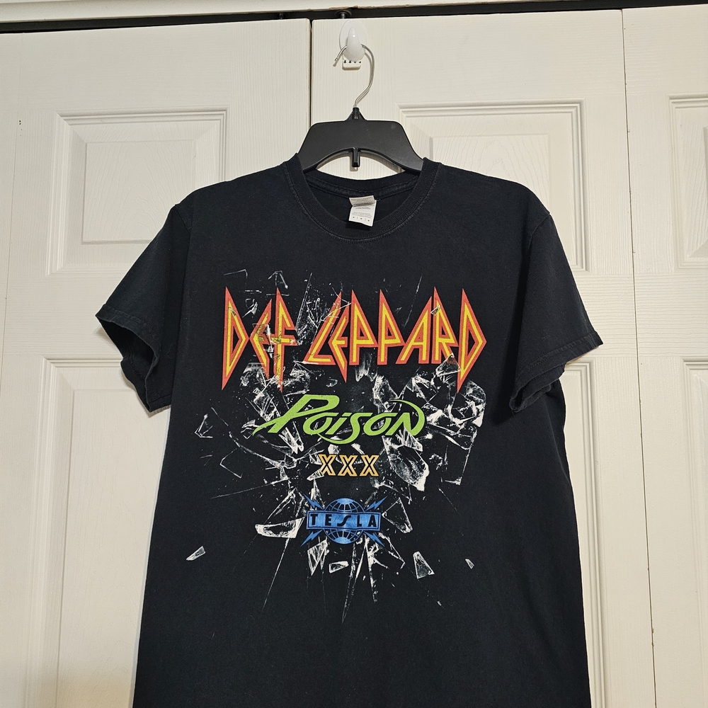 Def Leppard 2017 Tour Tee - Poison & Tesla - Size Medium - Picture 2 of 8
